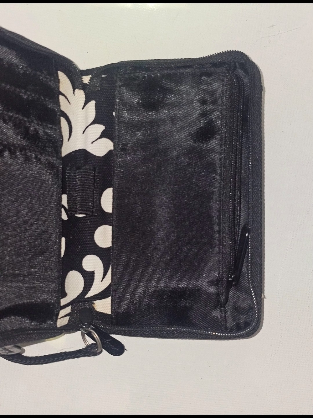 thirty-one Black and Cream Floral Wallet - EUC - Picture 8 of 12